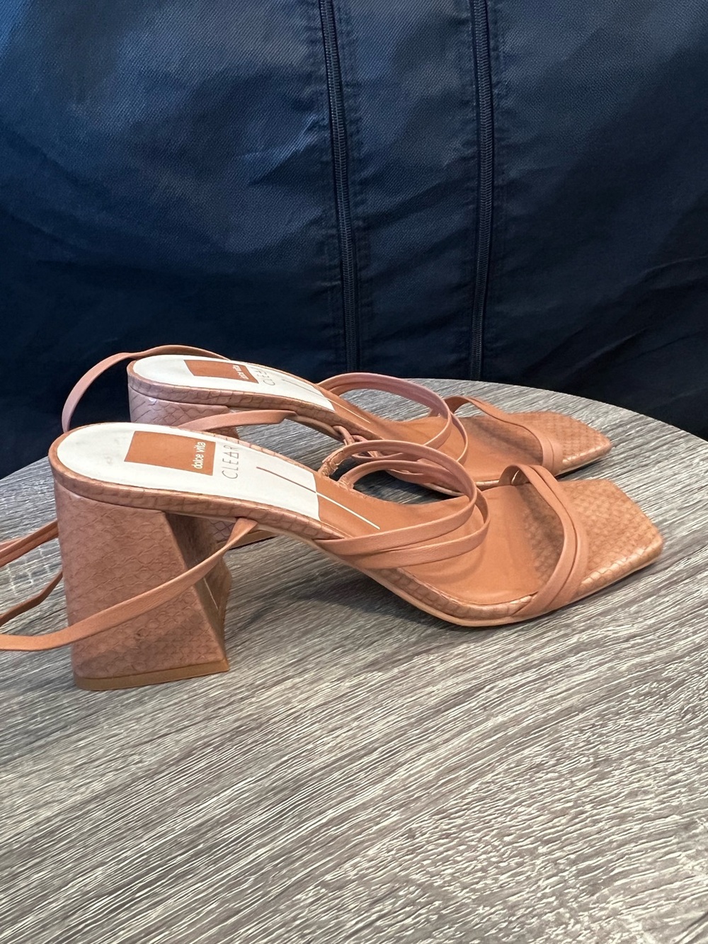Anthropologie Dolce Vita Clear Paxx Luggage Stella Heels- Size 8.5 - Picture 11 of 15